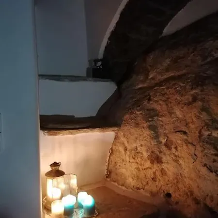 Lejlighed Naxos Mountain Retreat - Tiny House Build On Rock *