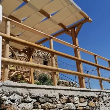 Lejlighed Naxos Mountain Retreat - Tiny House Build On Rock Koronos