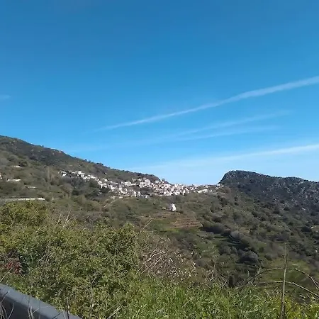 Naxos Mountain Retreat - Tiny House Build On Rock Lejlighed Koronos