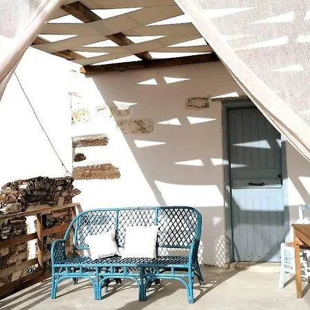 Naxos Mountain Retreat - Tiny House Build On Rock Koronos