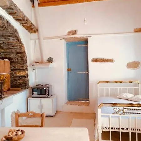 Naxos Mountain Retreat - Tiny House Build On Rock *