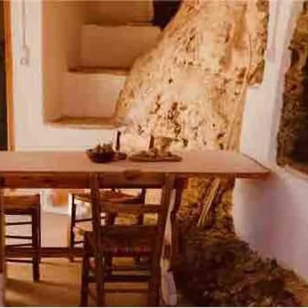 Appartement Naxos Mountain Retreat - Tiny House Build On Rock Koronos