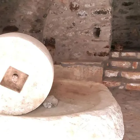 Apartment Naxos Mountain Retreat - Tiny House Build On Rock *