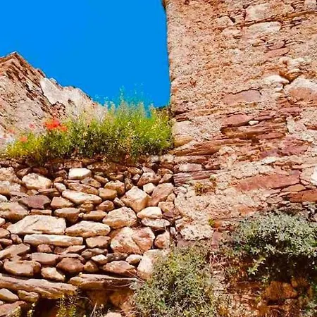 Daire Naxos Mountain Retreat - Tiny House Build On Rock Koronos