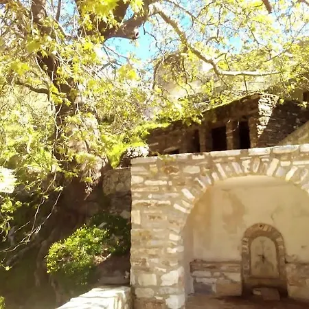 Appartement Naxos Mountain Retreat - Tiny House Build On Rock Koronos