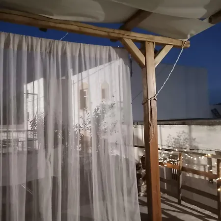 Daire Naxos Mountain Retreat - Tiny House Build On Rock Koronos
