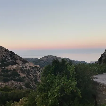 Apartment Naxos Mountain Retreat - Tiny House Build On Rock *
